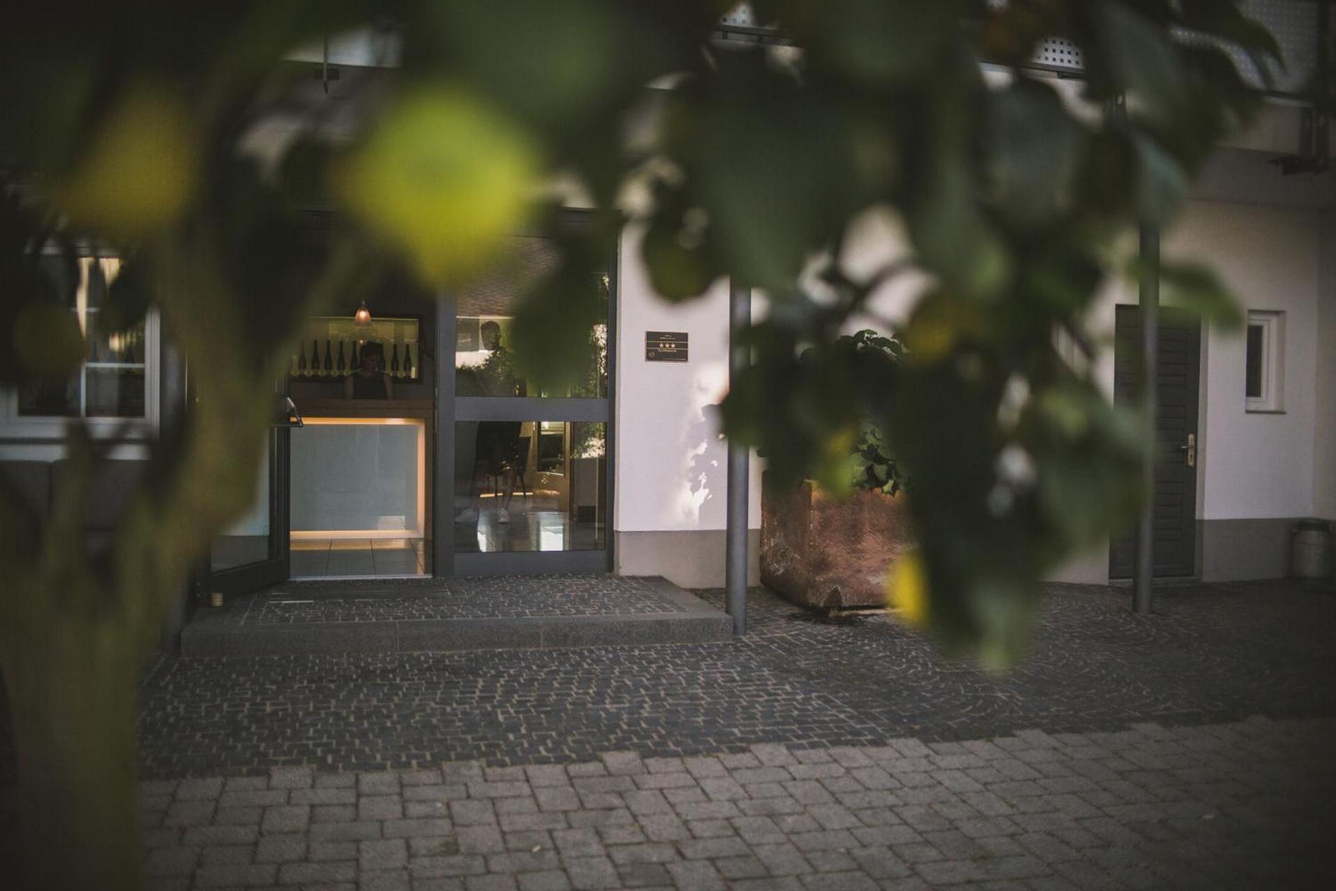 Weingut Gehlen-Cornelius Hotel Brauneberg Ngoại thất bức ảnh